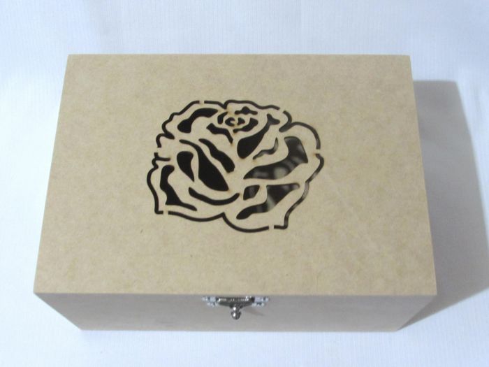 Caixa com Rosa graavada na tampa - 30x20x13cm